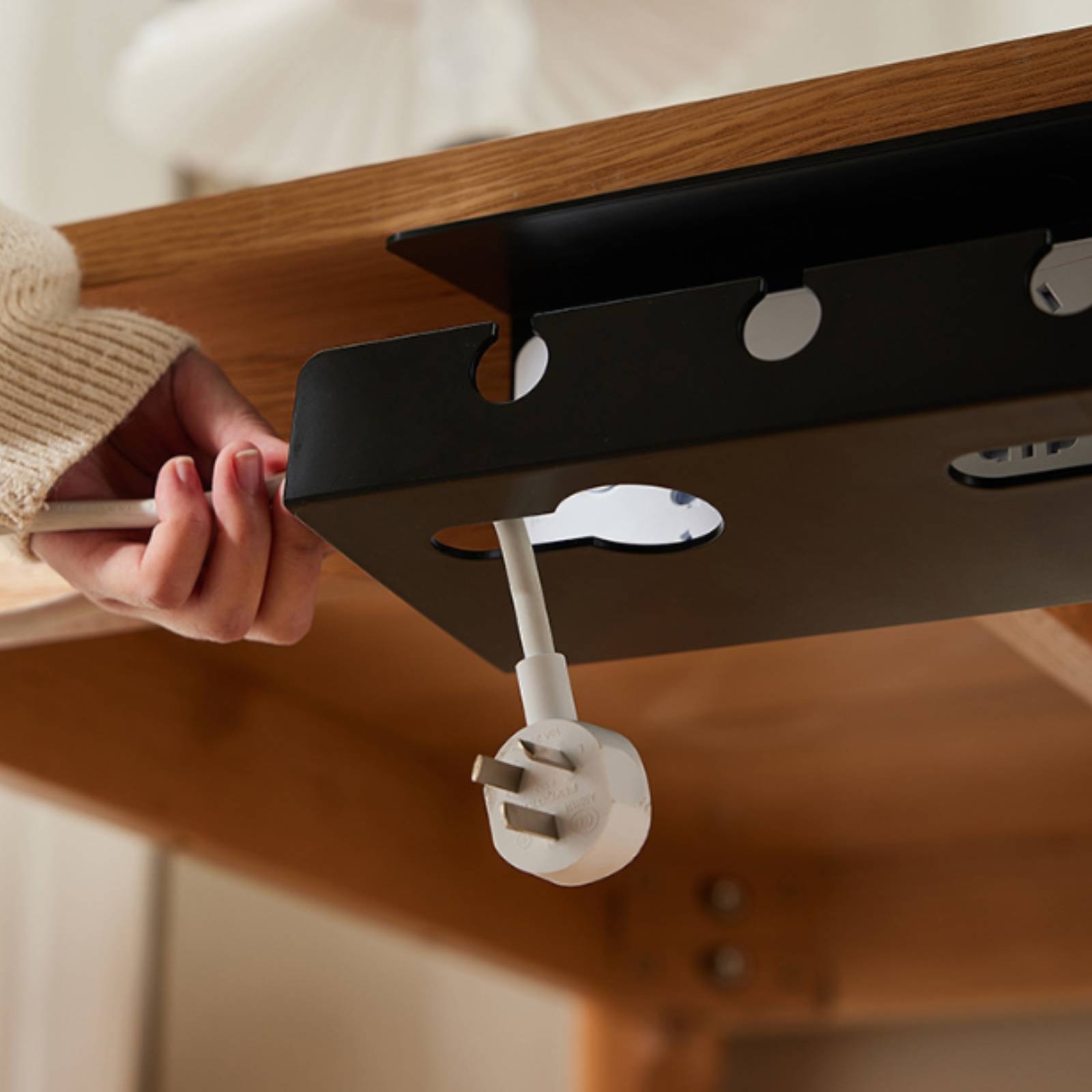 Kabelmanagementbak voor onder  - Power Strip Desk recensie en prijs