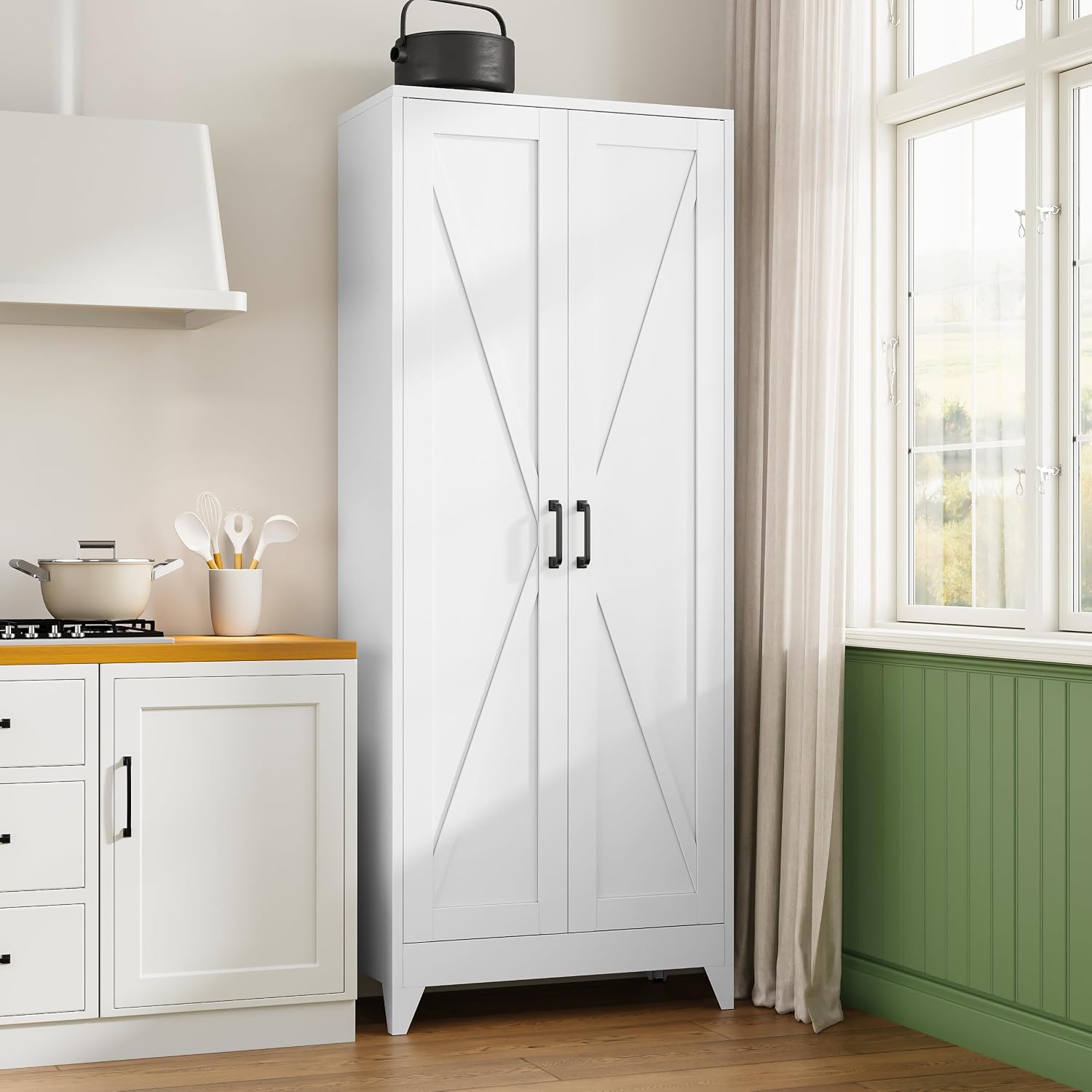 Hoge metalen opbergkast, vrijs - Home Office For Two recensie en prijs
